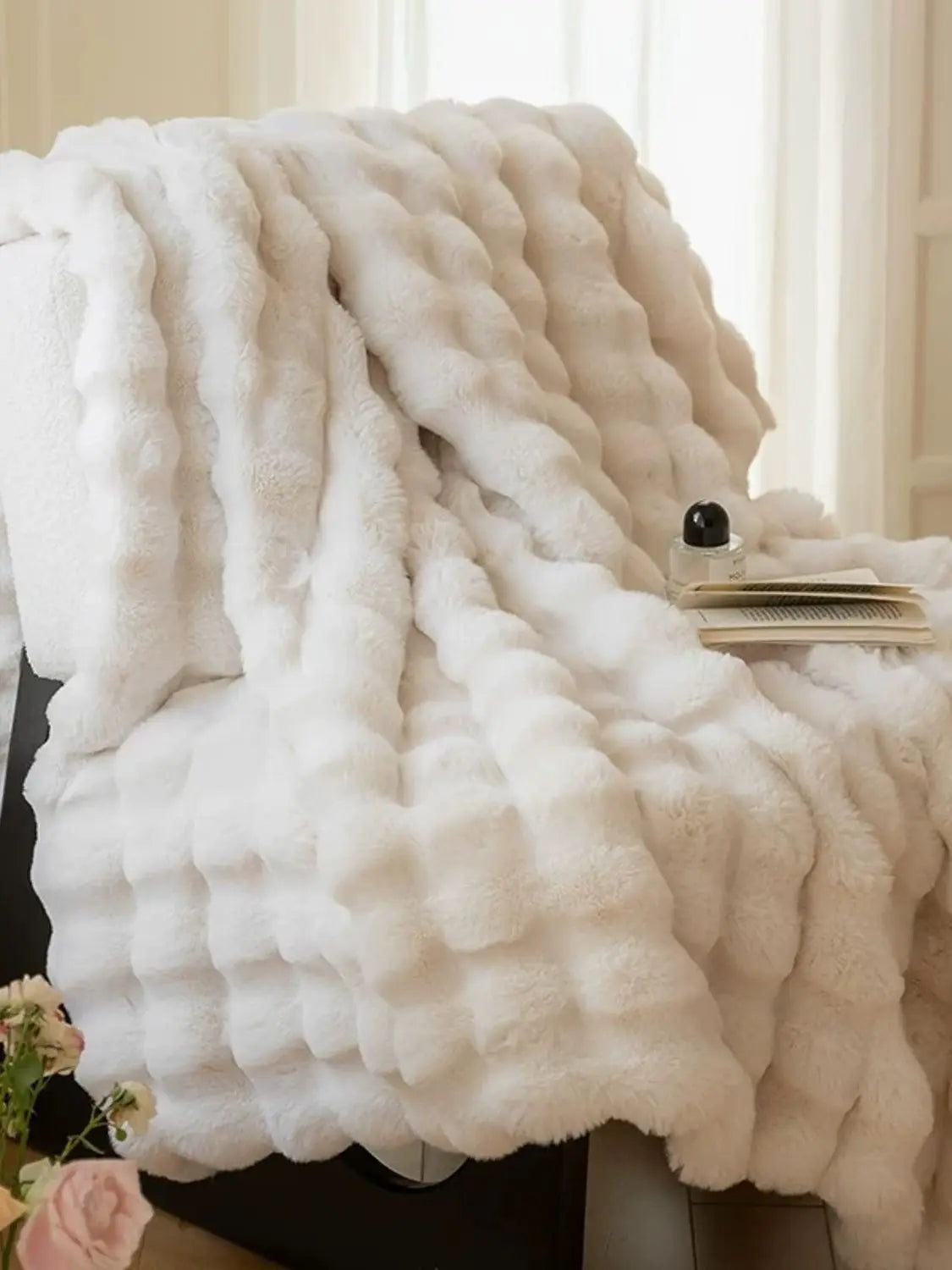 Luxury Faux Rabbit Fur Bubble Blanket | Ultra Soft Cozy Throw for Bedroom & Living Room | 4lb Warm Knitted Fleece