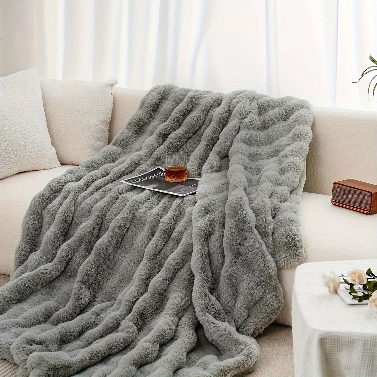 Luxury Faux Rabbit Fur Bubble Blanket | Ultra Soft Cozy Throw for Bedroom & Living Room | 4lb Warm Knitted Fleece